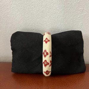 Floral enamel bangle